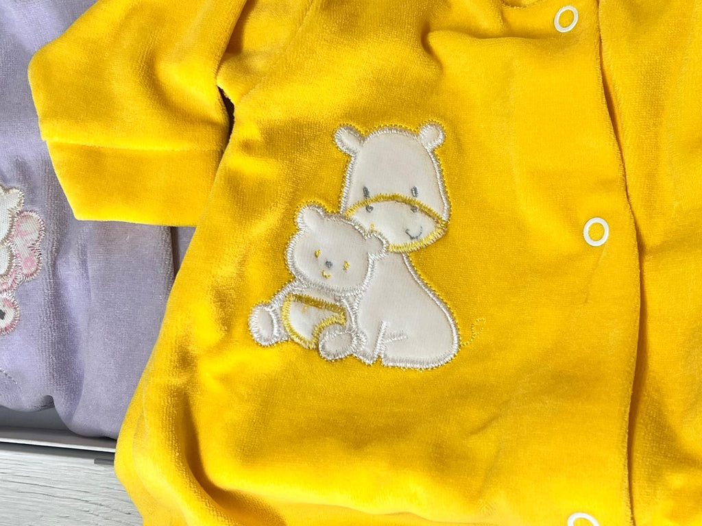 Babygrow de Veludo com Bordado — Feito em Portugal