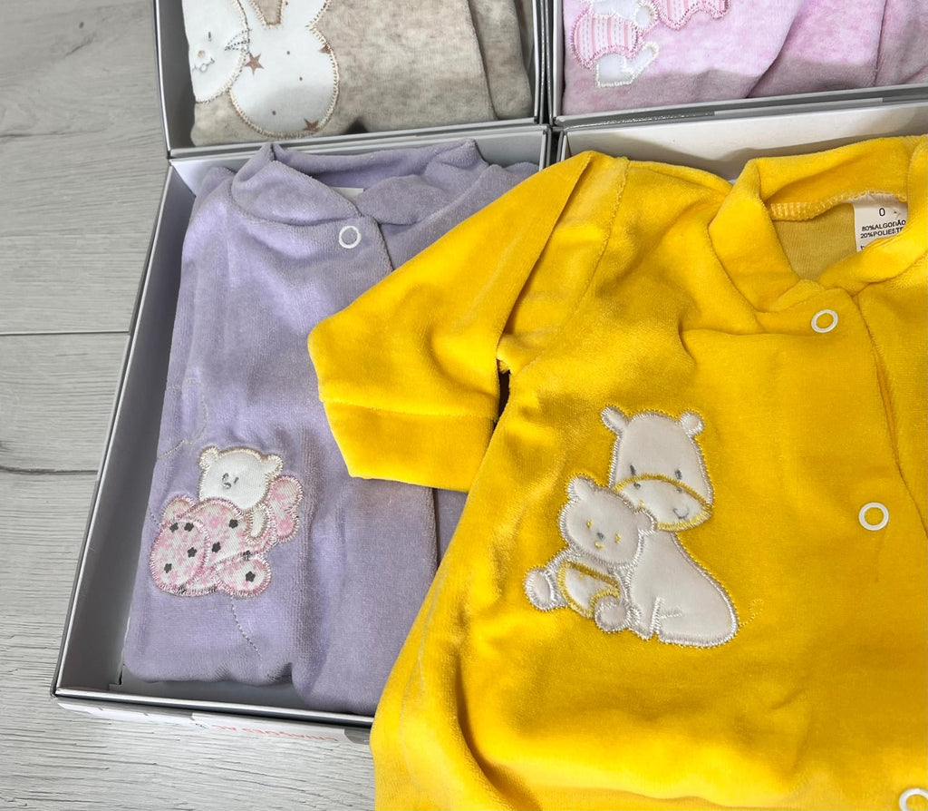 Babygrow de Veludo com Bordado — Feito em Portugal