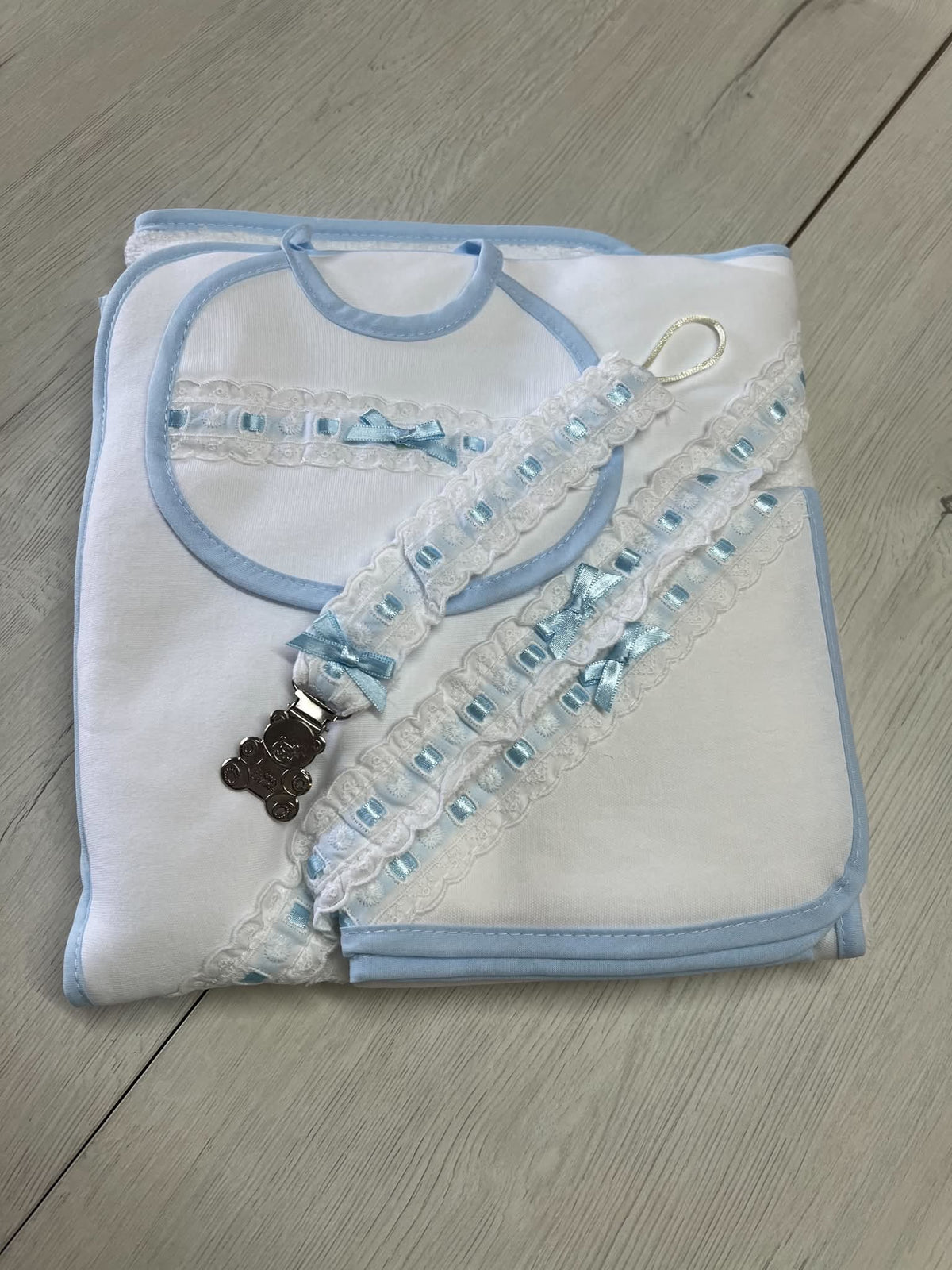 Conjunto de toalha + fralda + porta chupeta+ babete